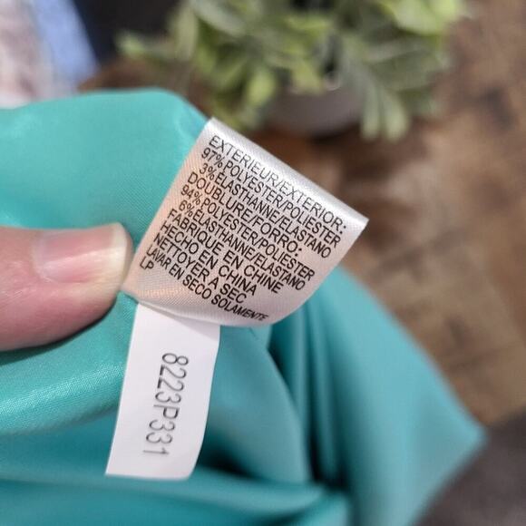 Tahari Sleeveless Multi Colored Print Dress Size 6 Petite - Picture 11 of 12